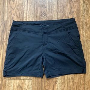 Columbia Omni Shield black shorts size 2